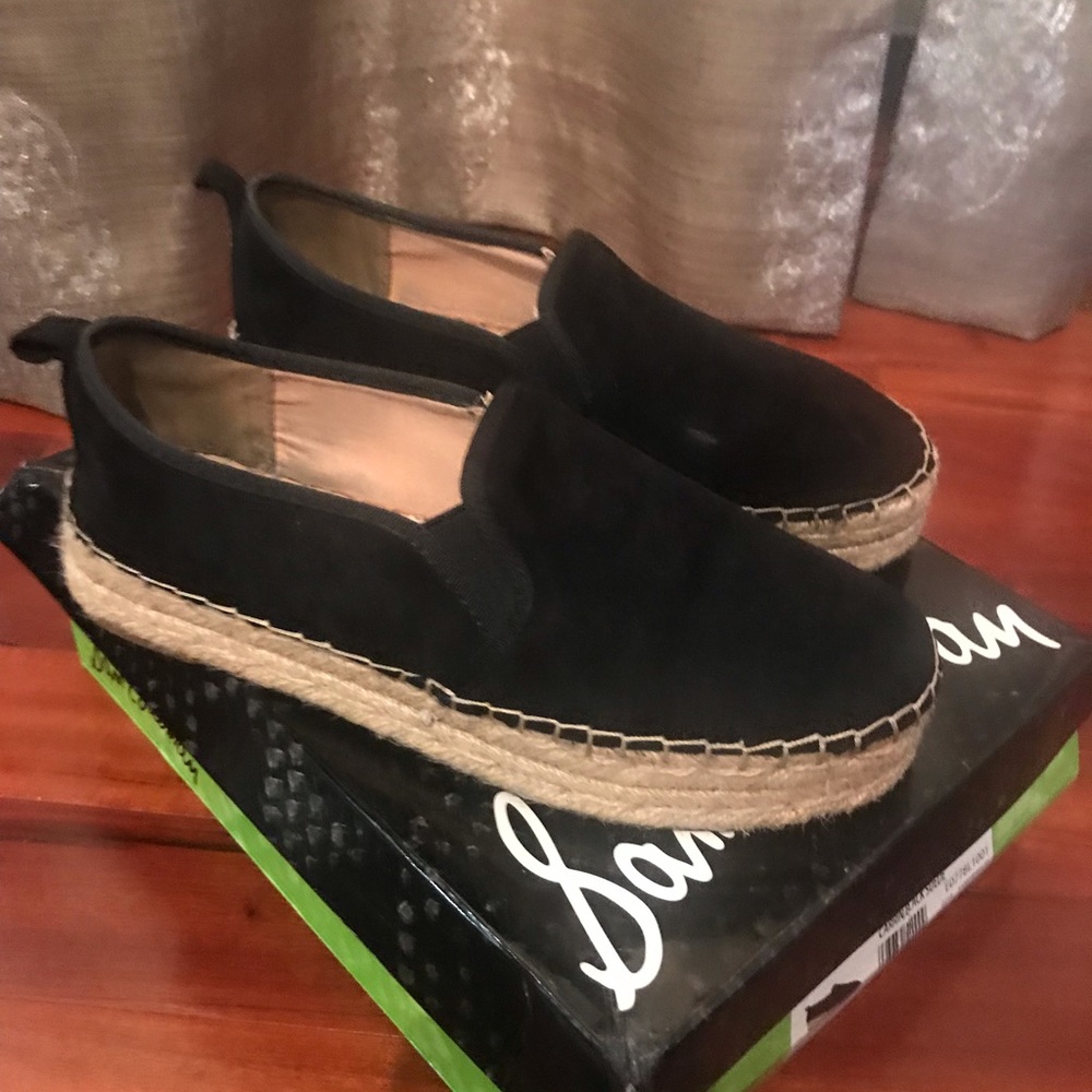 Sam Edelman sued espadrilles.